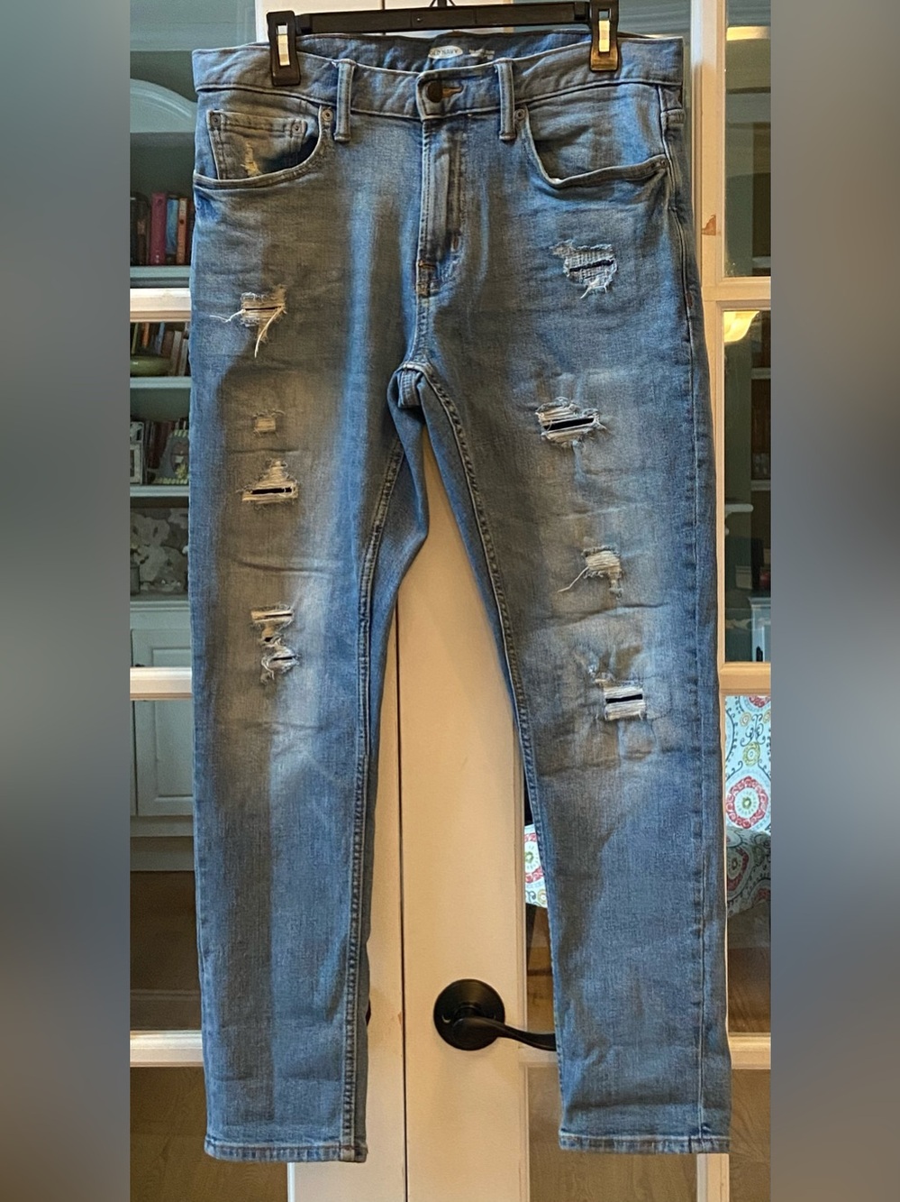 Old Navy Relaxed Slim Distressed Jeans Size 32